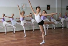 i2全外教少儿英语教育孩子学跳舞,来看看i2艾途儿童成长中心教育少儿舞蹈课程
